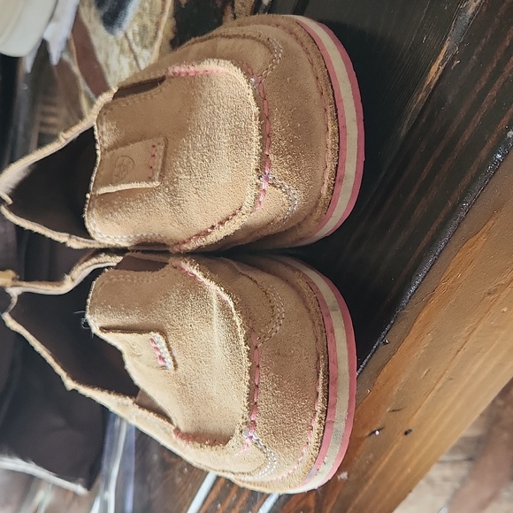 Women's Ariat slip on cruisers. (6) - Picture 5 of 10
